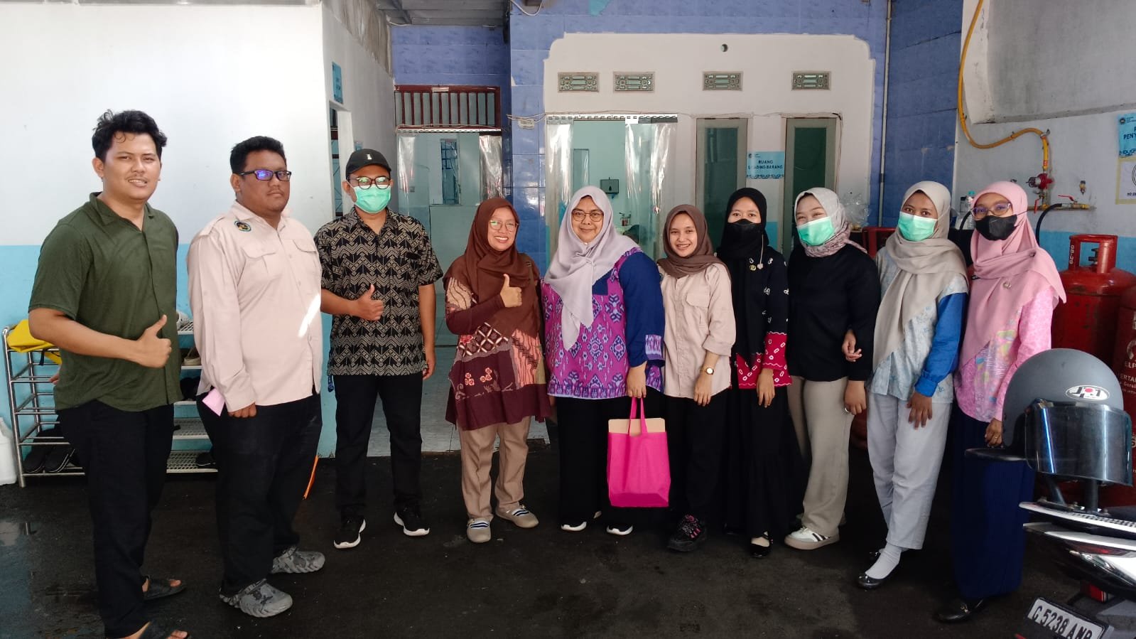 Pastikan Keamanan Konsumsi, Puskesmas Jagasatru Lakukan IKL di Satuan Pelayanan Pemenuhan Gizi (SPPG) Kelurahan Jagasatru Kecamatan Pekalipan
